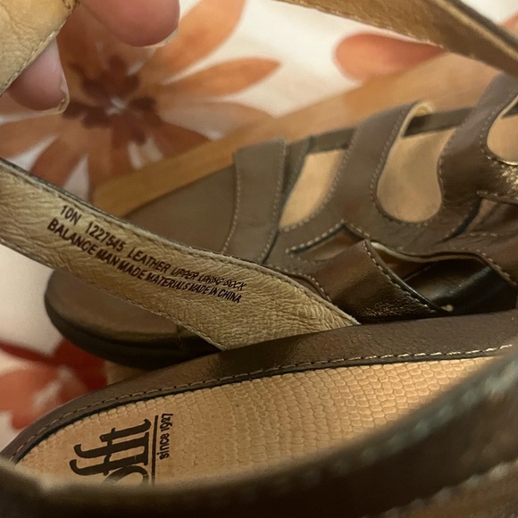 Sofft 10N Bronze Brown Tan Strappy Casual Preppy City Vacation Summer Sandals - Picture 8 of 14